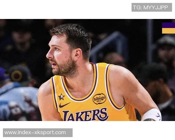 老詹关键时刻遭封盖夸梅质疑为何不传给东契奇作为首选